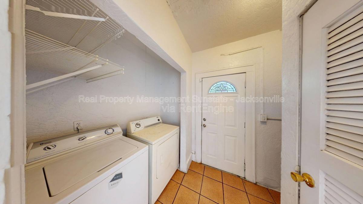 Apartment for rent at 231 W 10th St, Jacksonville, FL 32206