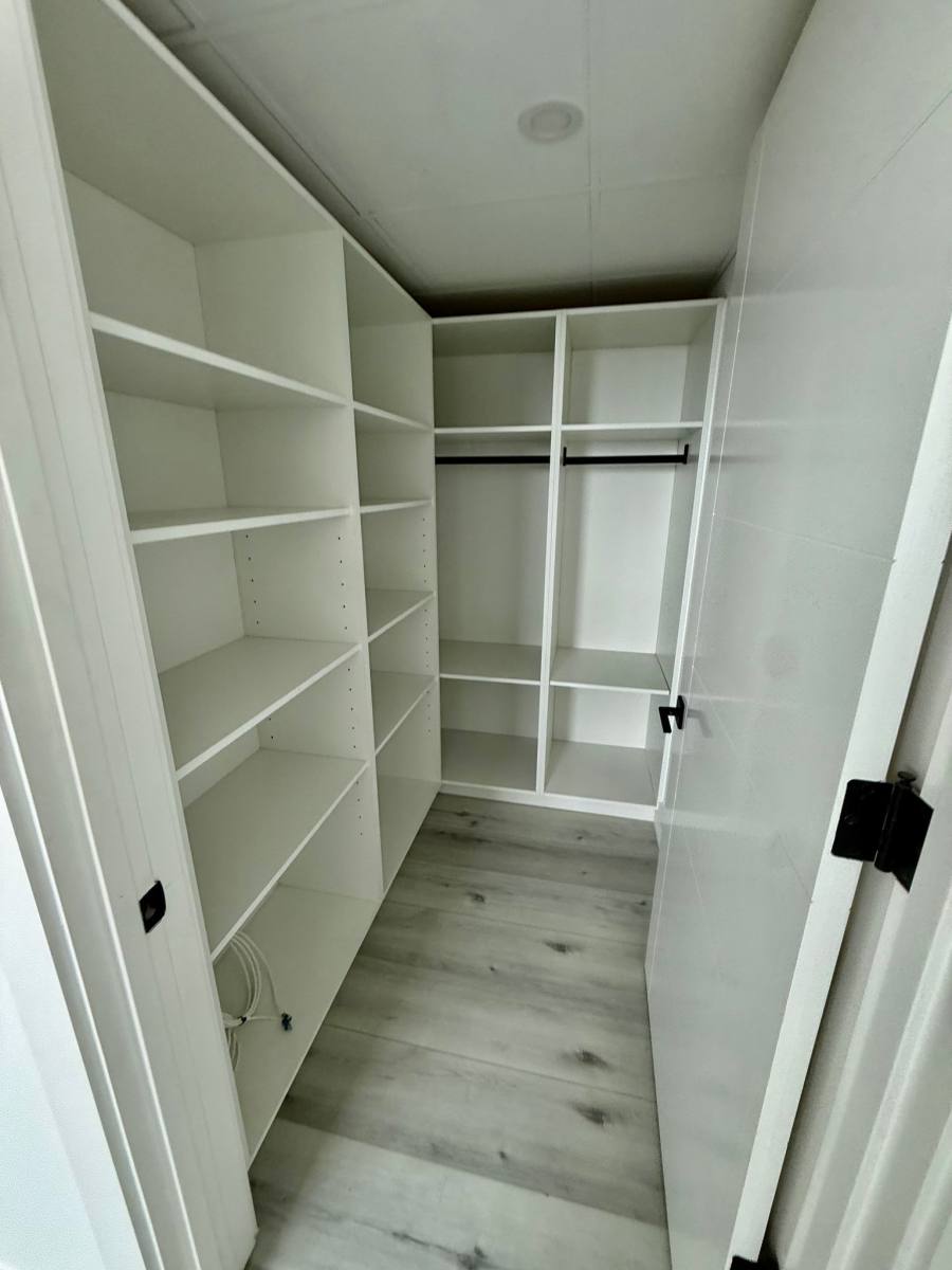 Apartment for rent at 924 S Catalina St #1, Los Angeles, CA 90006