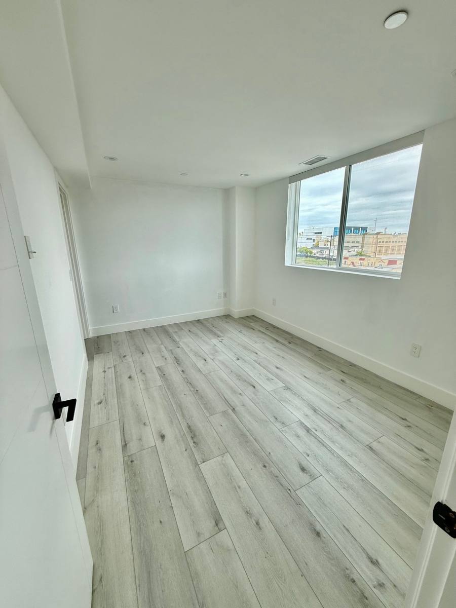 Apartment for rent at 924 S Catalina St #1, Los Angeles, CA 90006