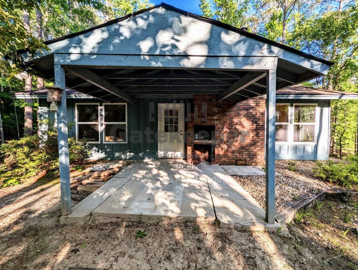 House for rent at 1096 Boone Rd, Newnan, GA 30263