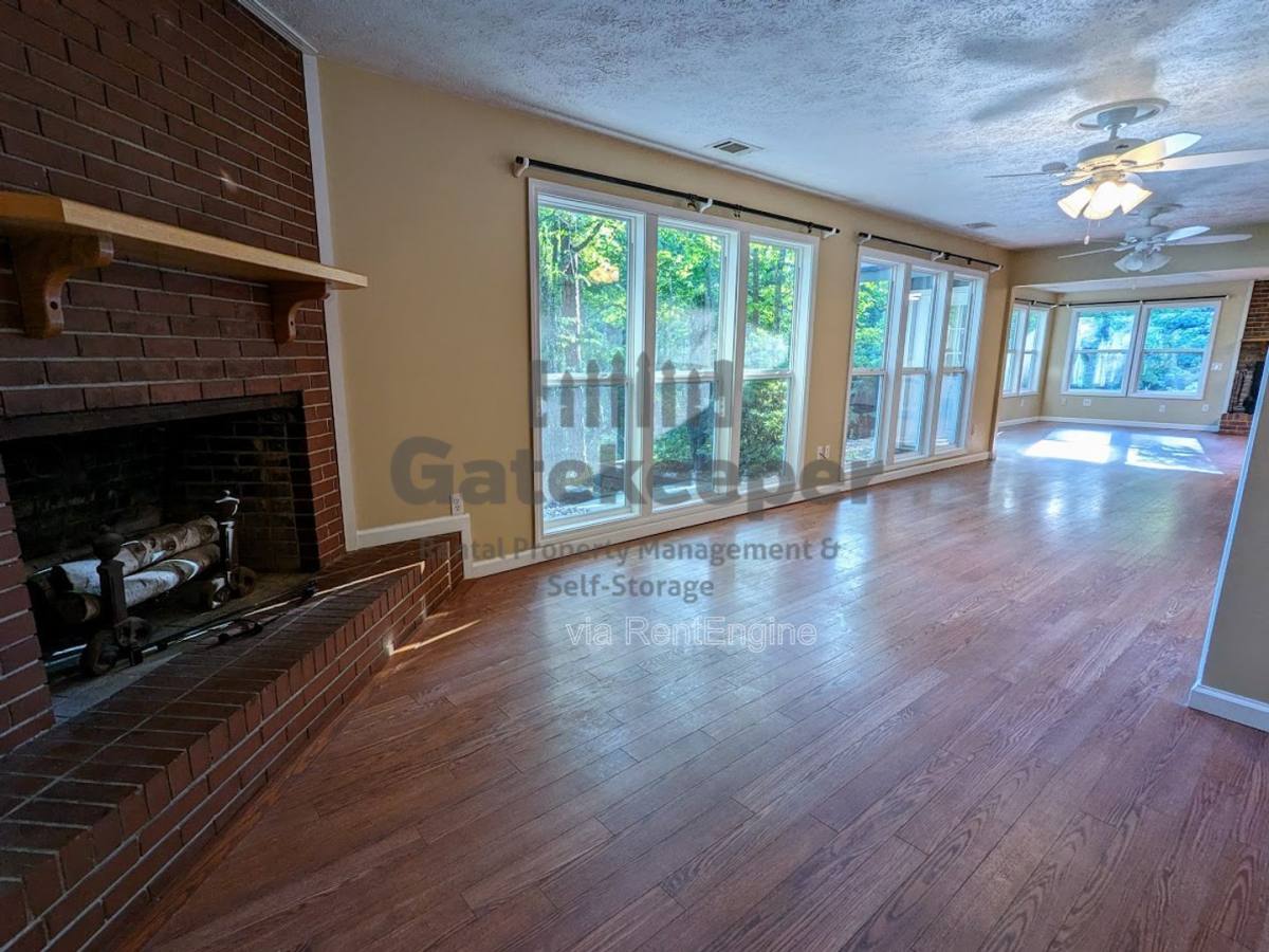 House for rent at 1096 Boone Rd, Newnan, GA 30263