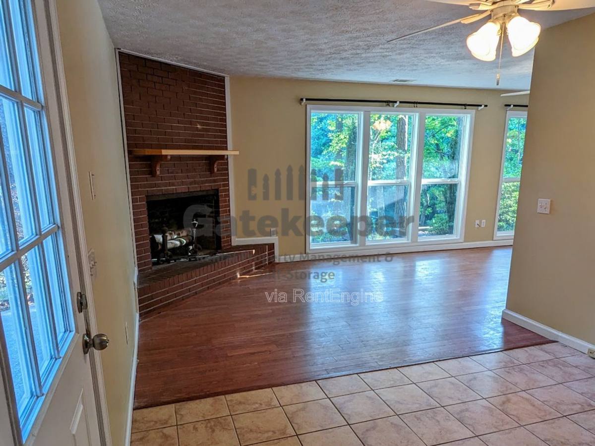 House for rent at 1096 Boone Rd, Newnan, GA 30263