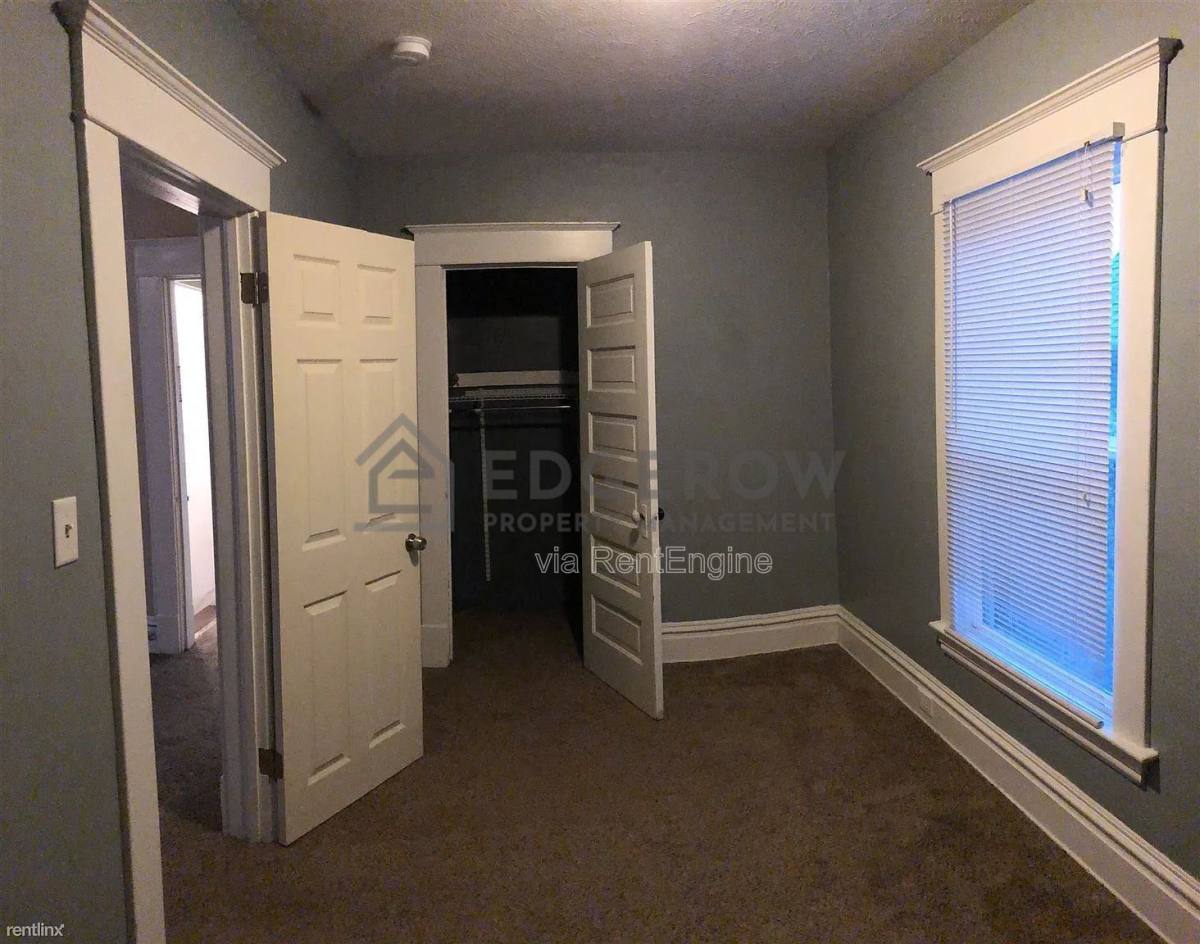 Apartment for rent at 939 Tamarack Ave NW #2, Grand Rapids, MI 49504