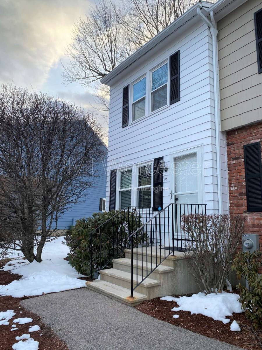 Townhouse for rent at 26 Mountainshire Dr, Worcester, MA 01606