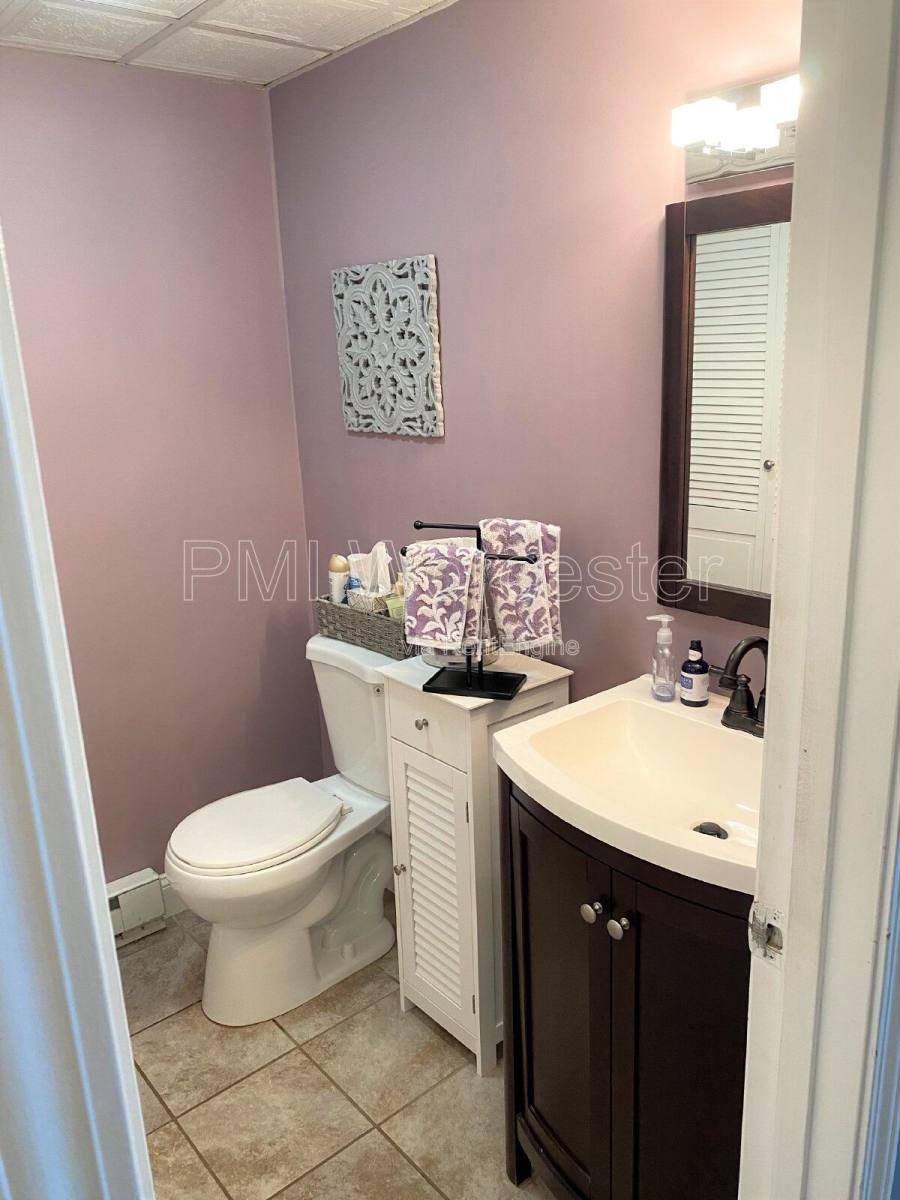 Townhouse for rent at 26 Mountainshire Dr, Worcester, MA 01606