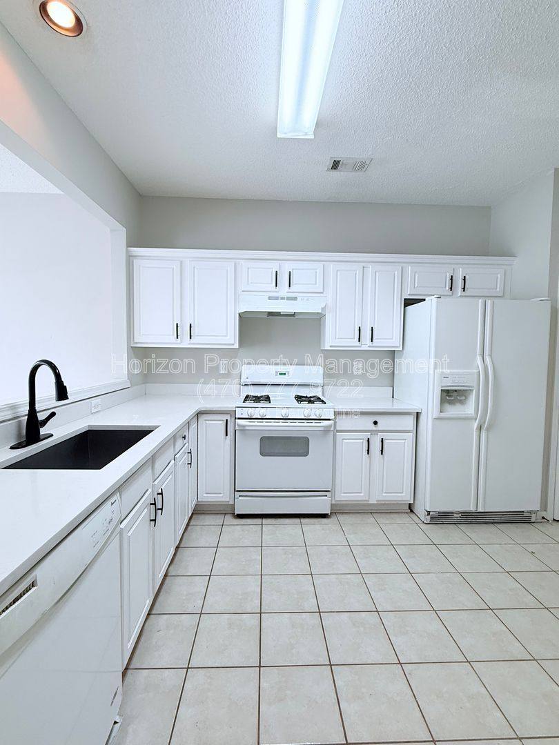 Apartment for rent at 2425 Elkhorn Terrace #30, Duluth, GA 30096
