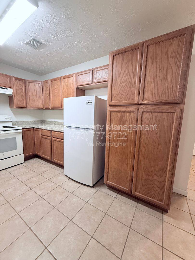 Apartment for rent at 4019 Hidden Hollow Dr, Gainesville, GA 30506