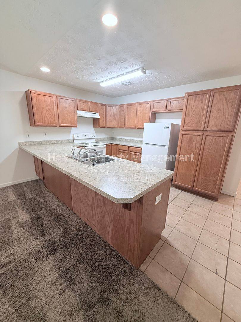 Apartment for rent at 4019 Hidden Hollow Dr, Gainesville, GA 30506