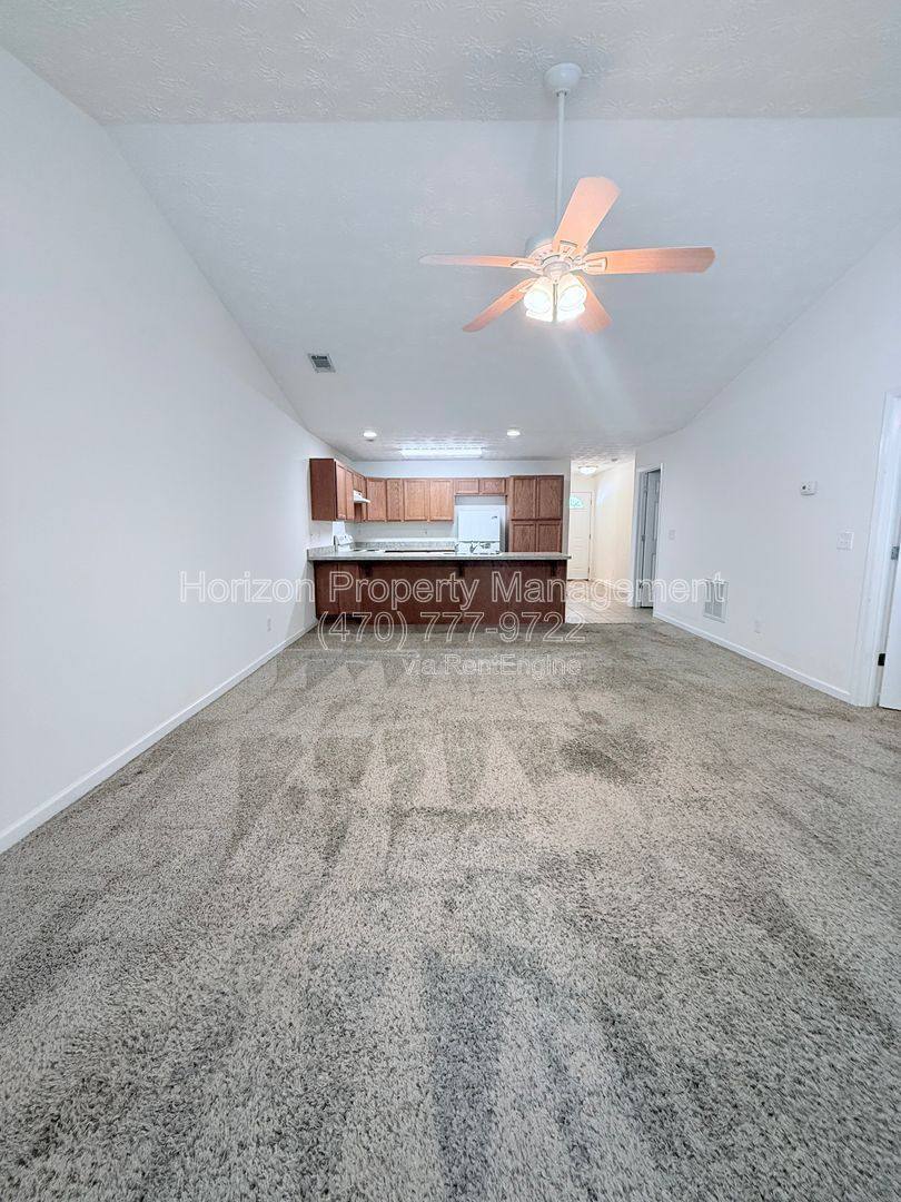 Apartment for rent at 4019 Hidden Hollow Dr, Gainesville, GA 30506