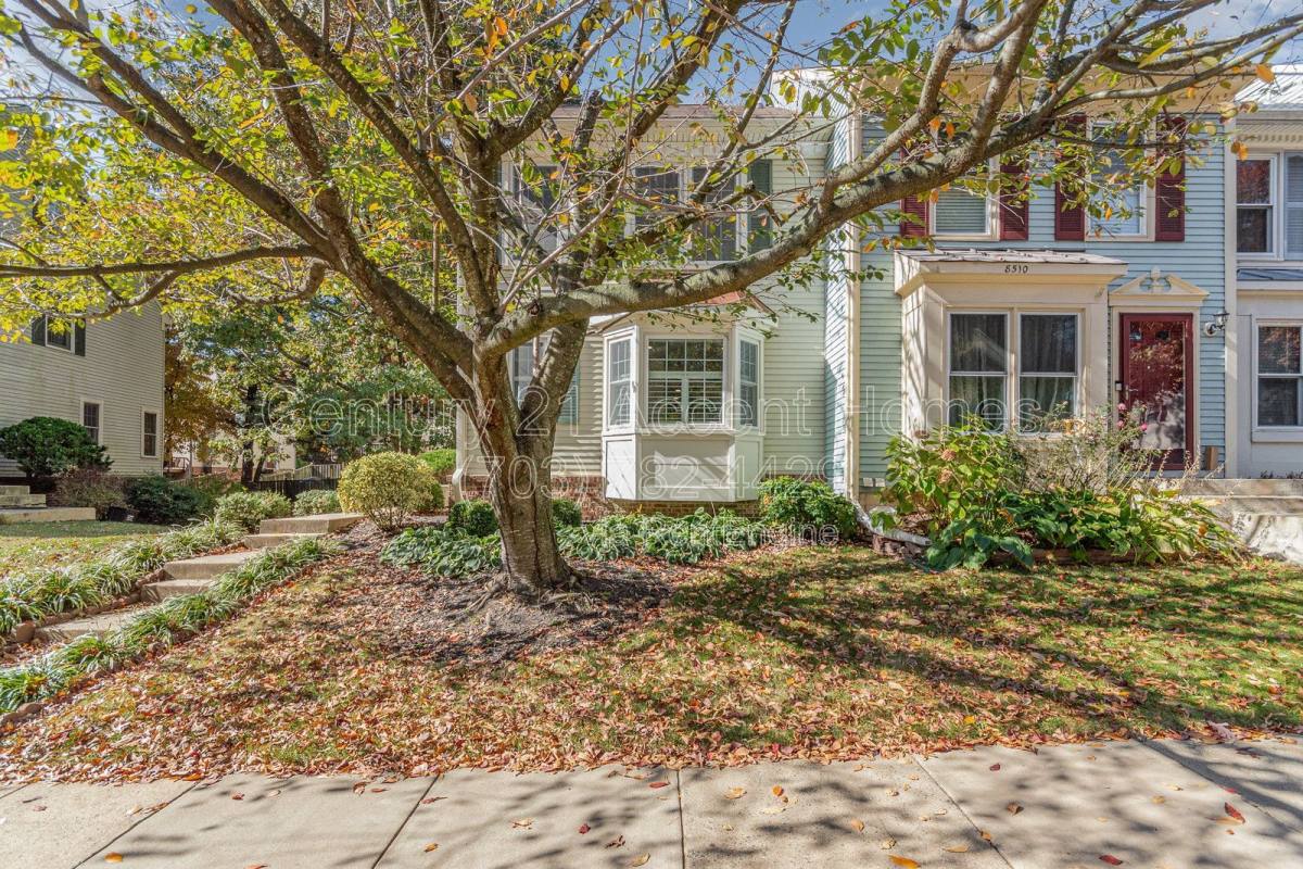 Townhouse for rent at 8512 Laurel Oak Dr, Springfield, VA 22153