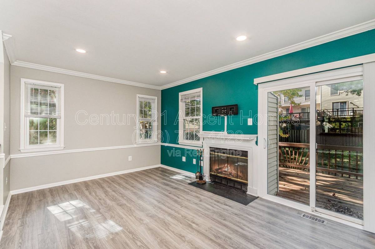 Townhouse for rent at 8512 Laurel Oak Dr, Springfield, VA 22153