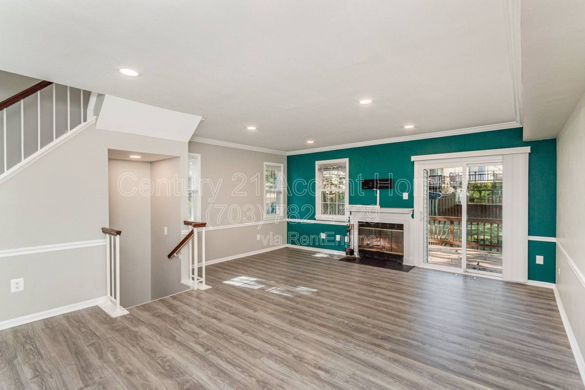 Townhouse for rent at 8512 Laurel Oak Dr, Springfield, VA 22153