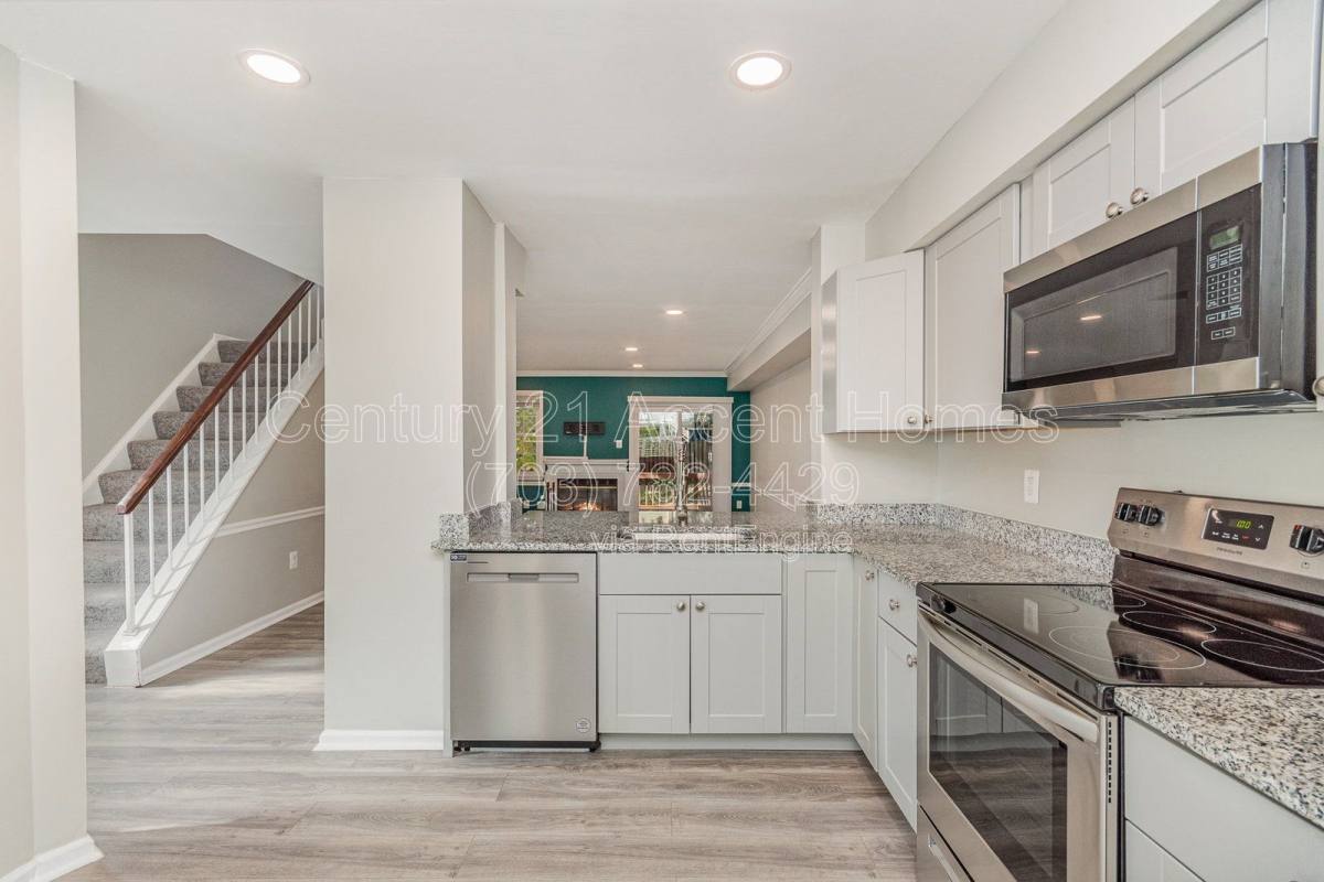 Townhouse for rent at 8512 Laurel Oak Dr, Springfield, VA 22153