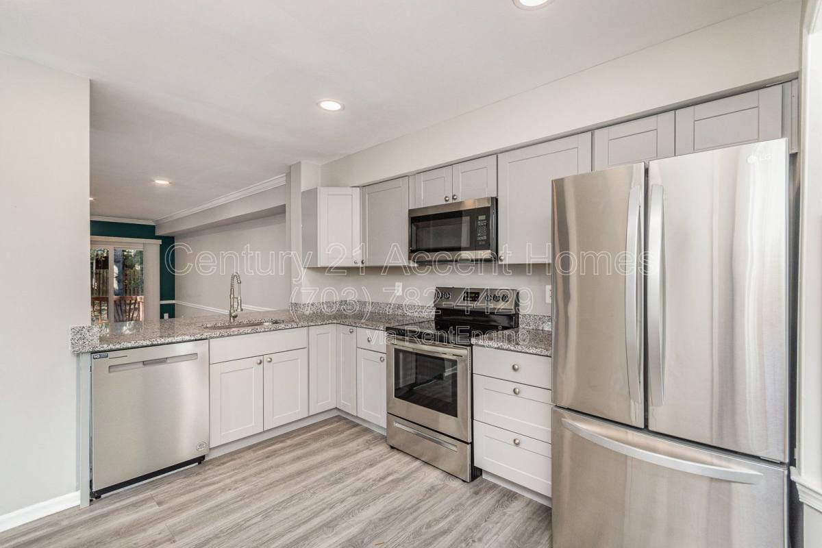 Townhouse for rent at 8512 Laurel Oak Dr, Springfield, VA 22153