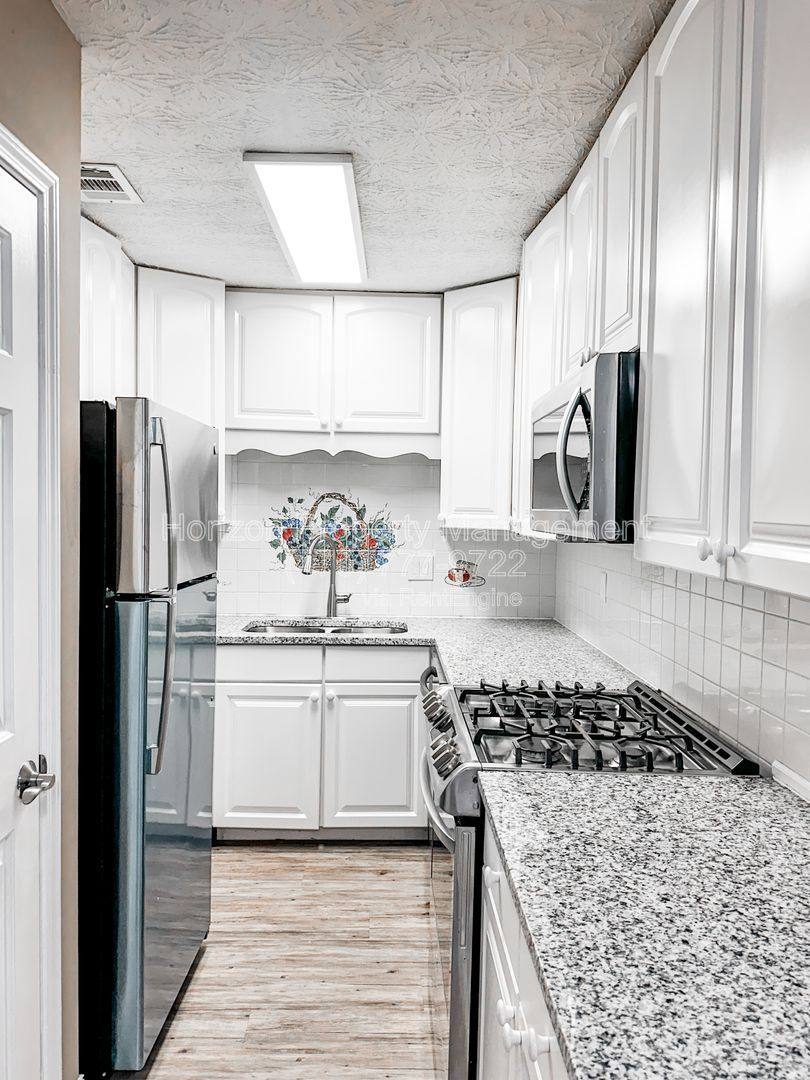 Townhouse for rent at 233 Goshen Lane, Woodstock, GA 30188
