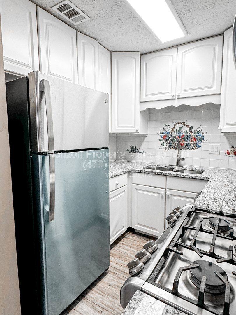 Townhouse for rent at 233 Goshen Lane, Woodstock, GA 30188