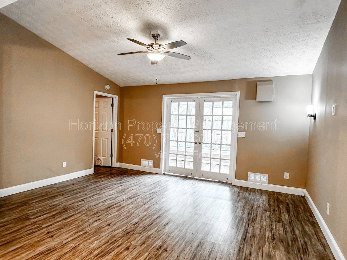 Townhouse for rent at 233 Goshen Lane, Woodstock, GA 30188
