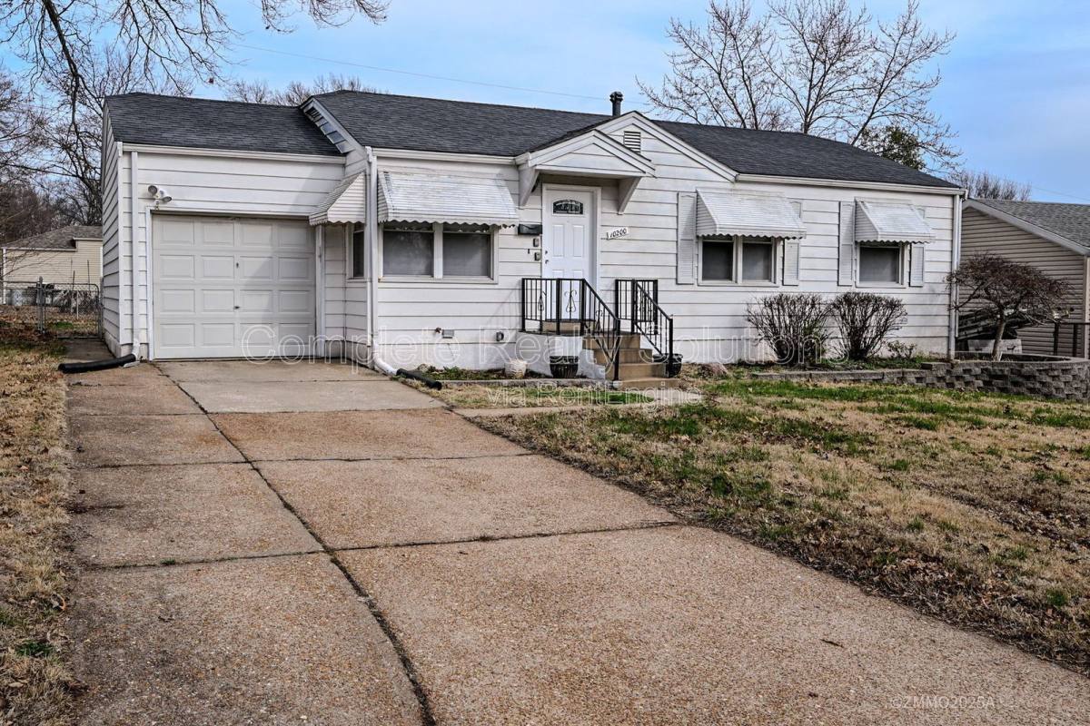 House for rent at 10200 Tappan Dr, Saint Louis, MO 63137
