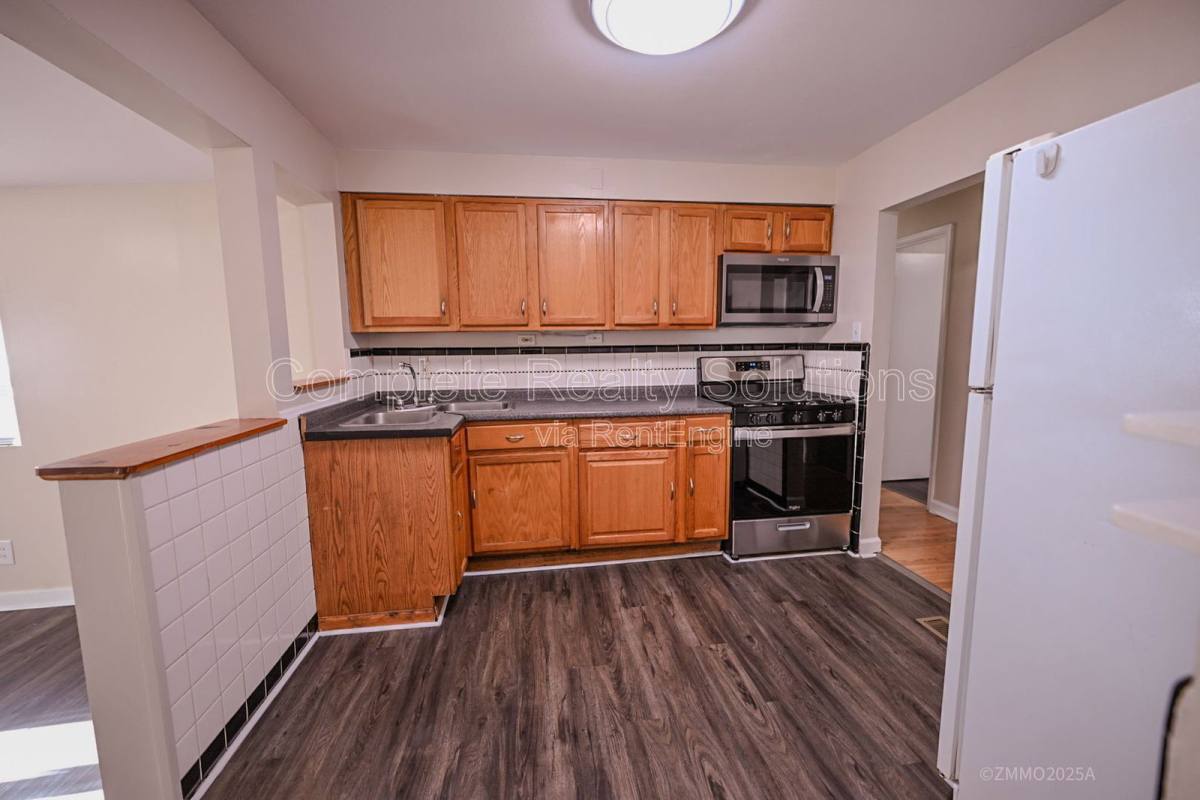 House for rent at 10200 Tappan Dr, Saint Louis, MO 63137