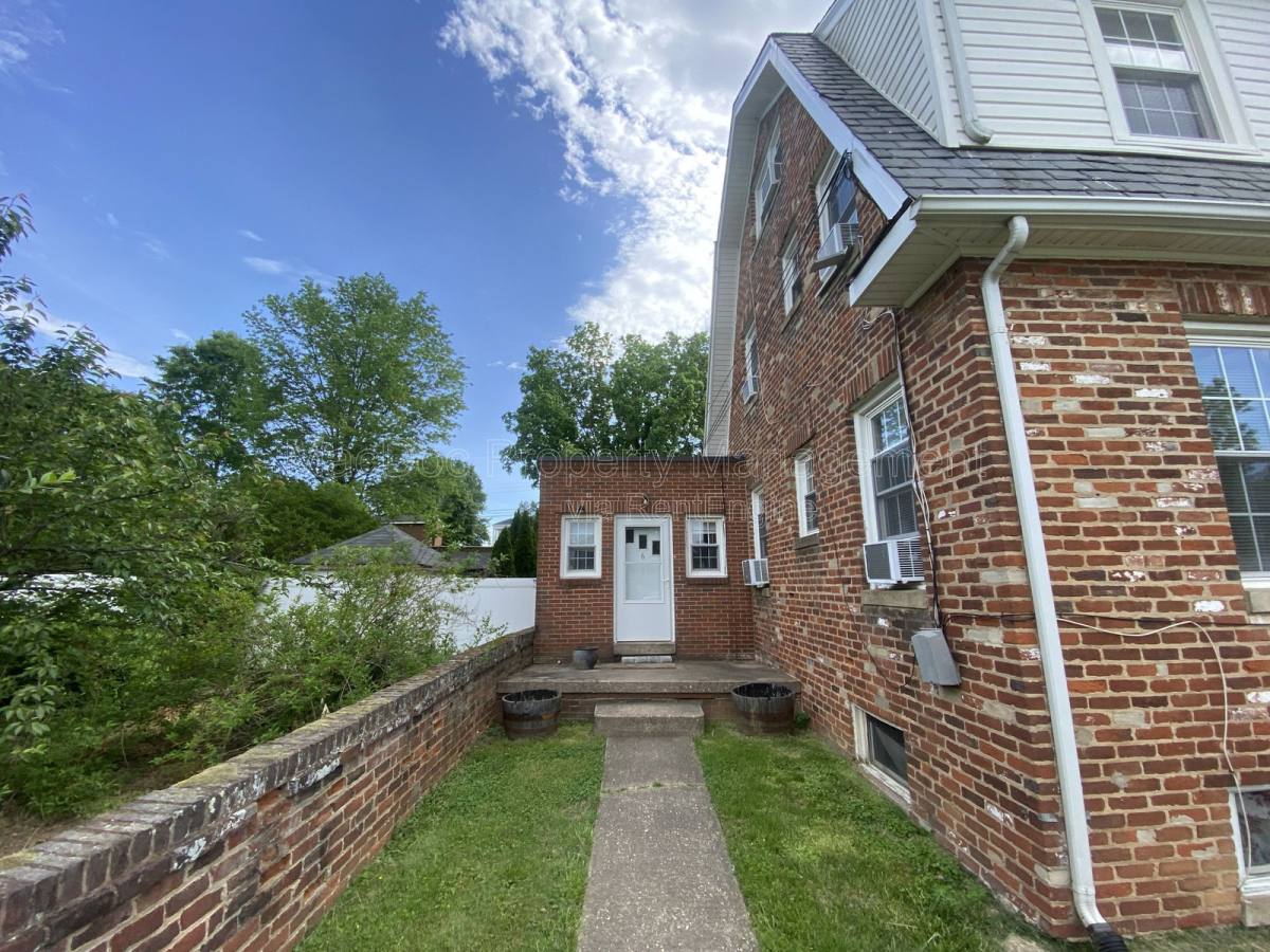 Apartment for rent at 1003 Kenmore Ave #6, Fredericksburg, VA 22401