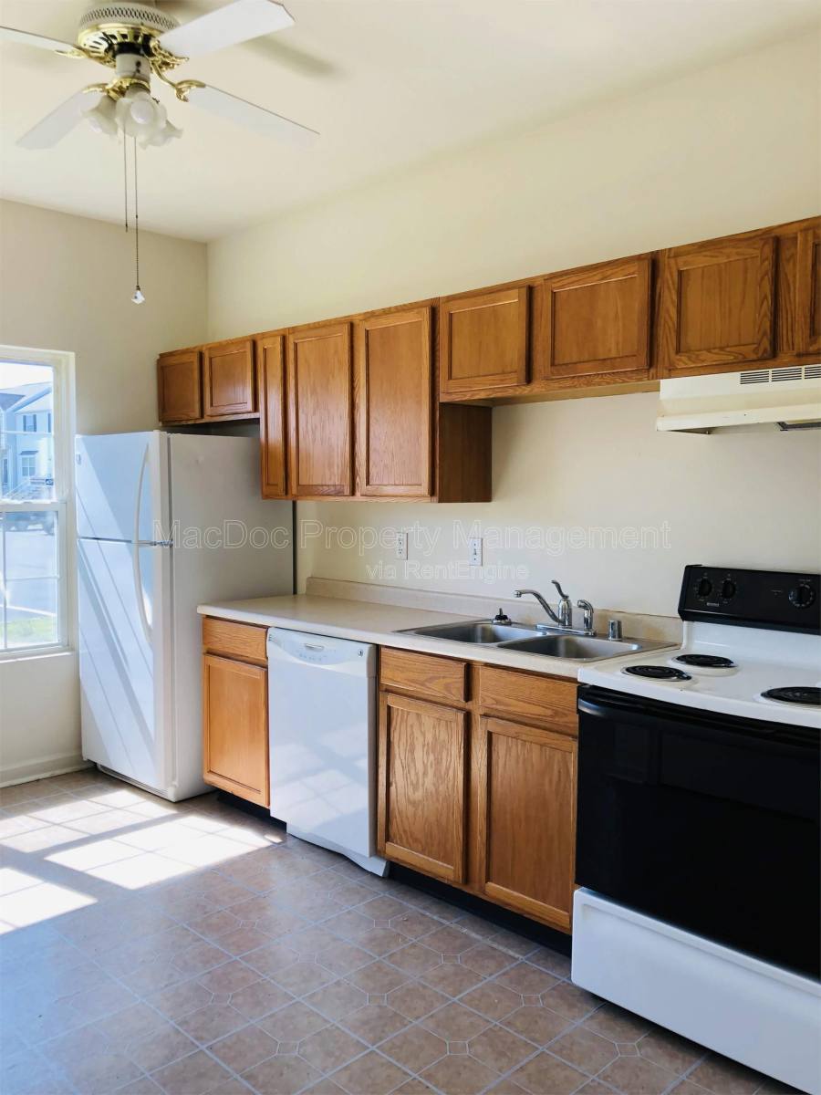 Townhouse for rent at 11009 Bevin Dr, Fredericksburg, VA 22408
