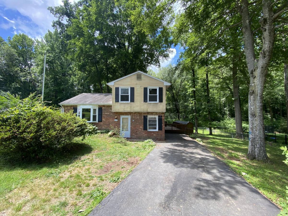 House for rent at 6022 Battlefield Green Dr, Fredericksburg, VA 22407