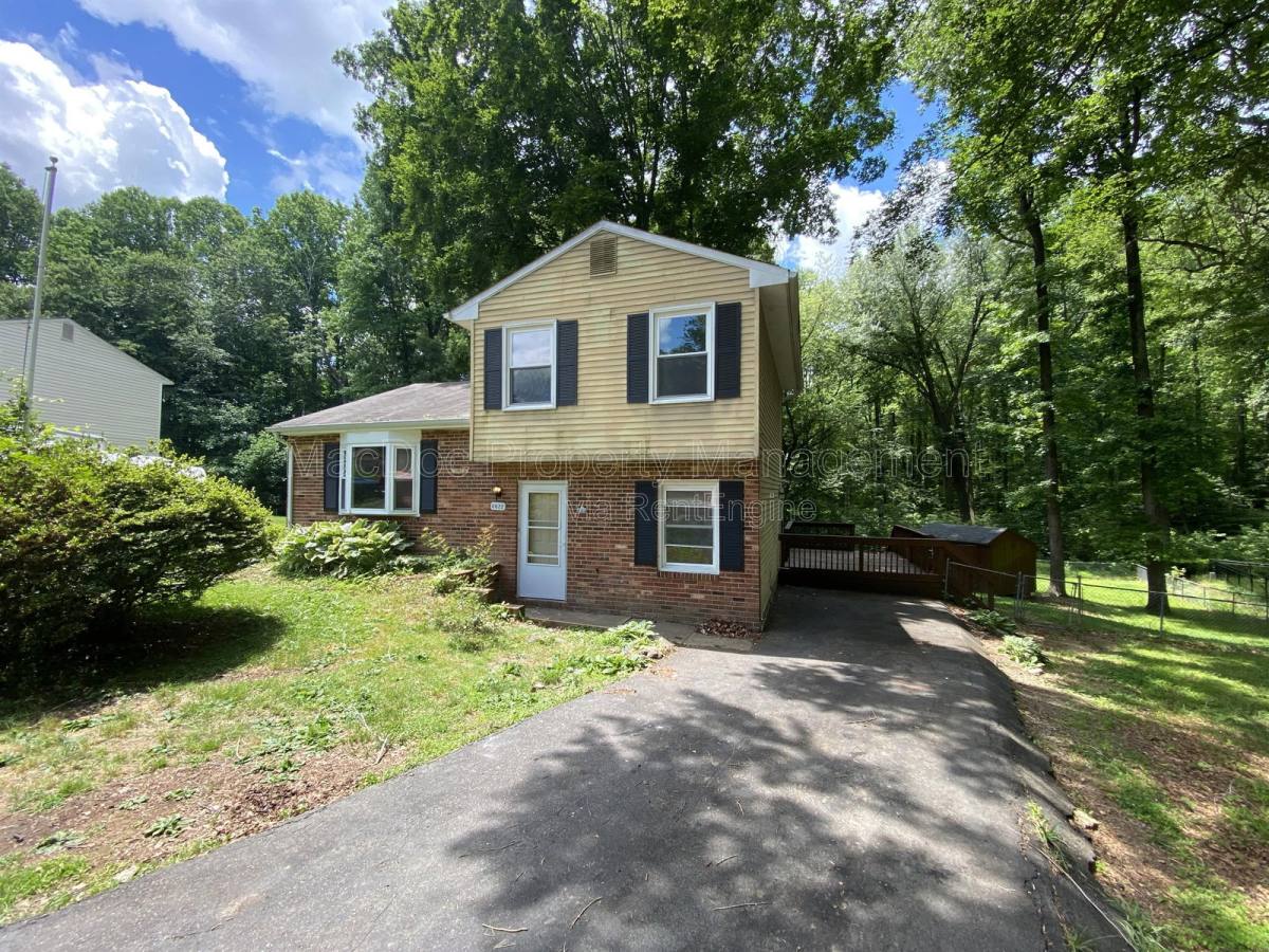 House for rent at 6022 Battlefield Green Dr, Fredericksburg, VA 22407