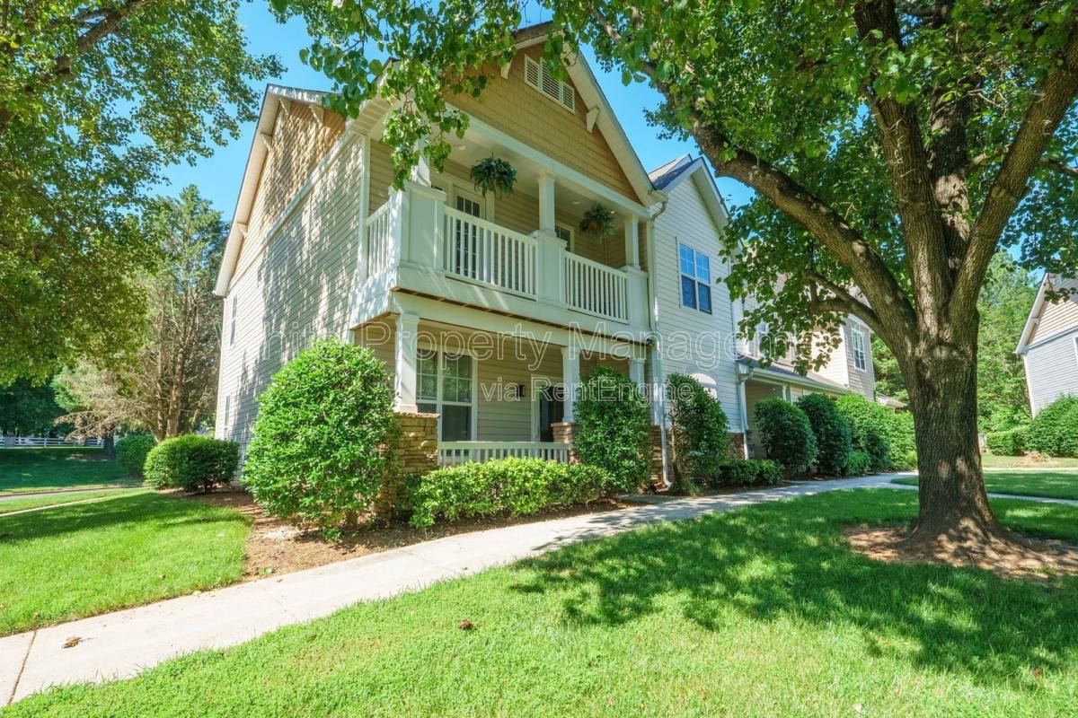 Townhouse for rent at 11339 Dundarrach Lane, Charlotte, NC 28277