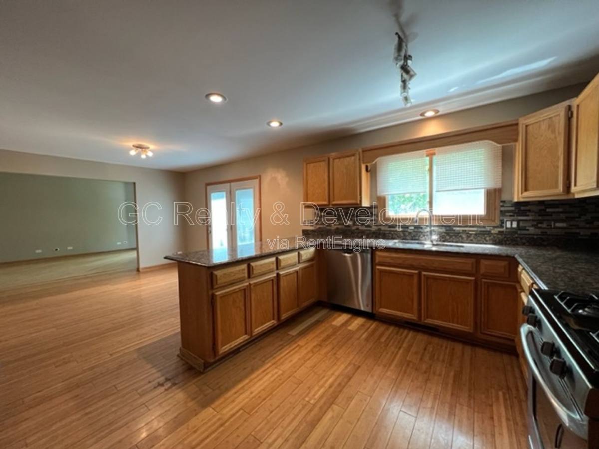 House for rent at 2805 Breckenridge Circle, Aurora, IL 60504