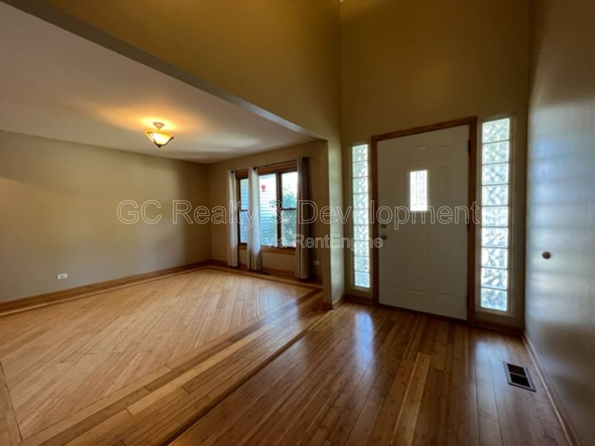 House for rent at 2805 Breckenridge Circle, Aurora, IL 60504