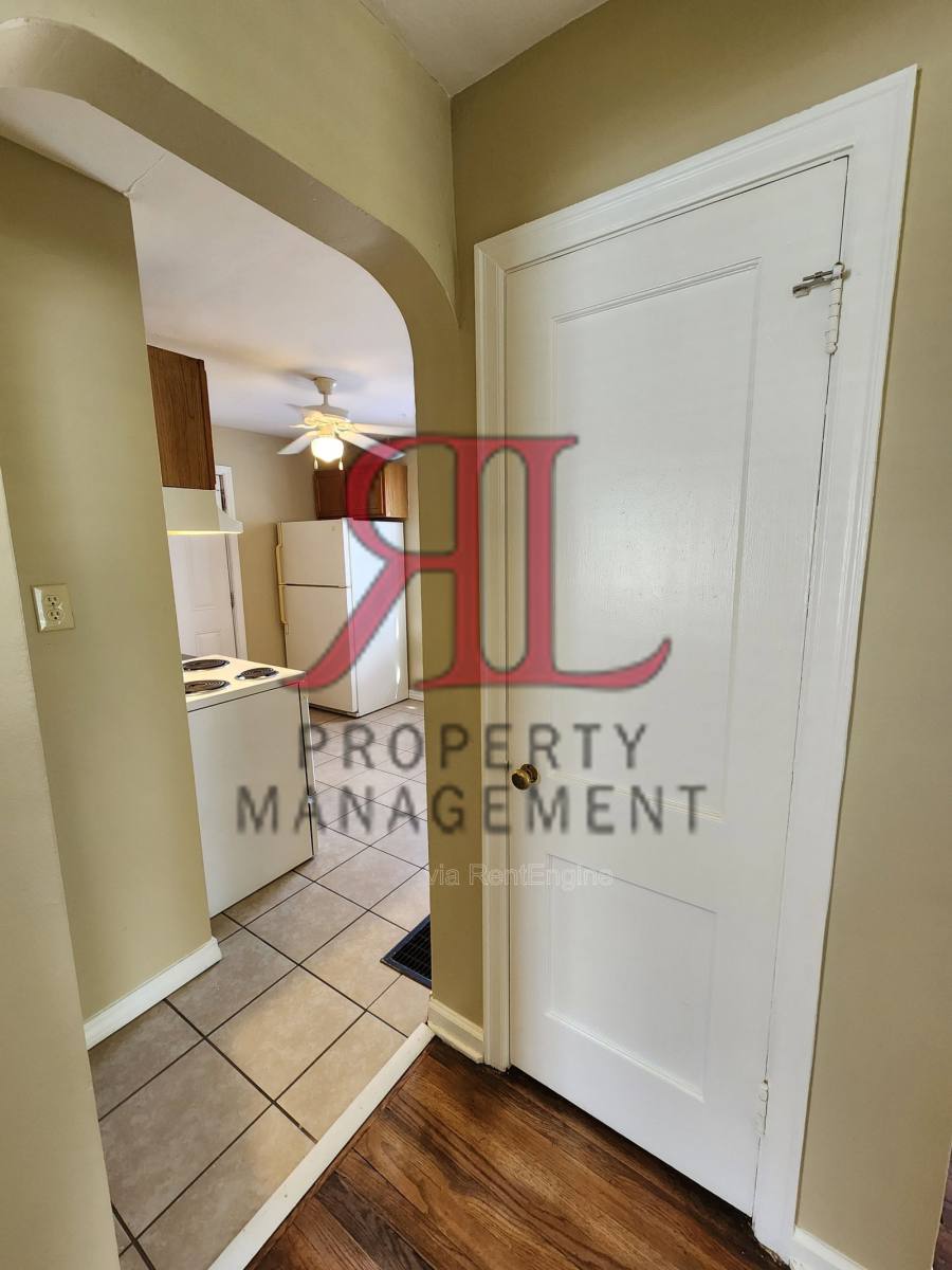 Apartment for rent at 416 S Weyant Ave, Columbus, OH 43213