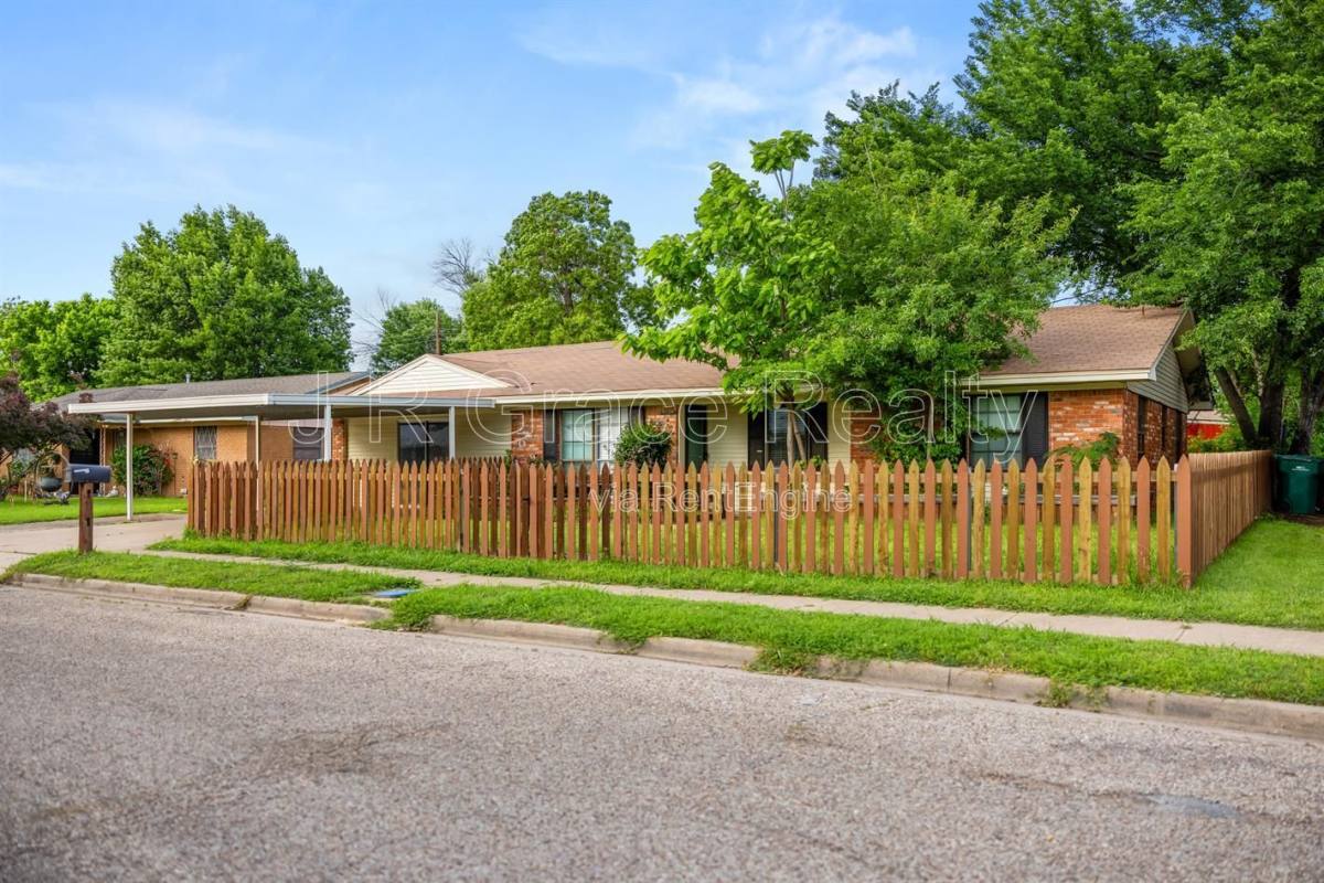 House for rent at 209 S Rita St, Waco, TX 76705