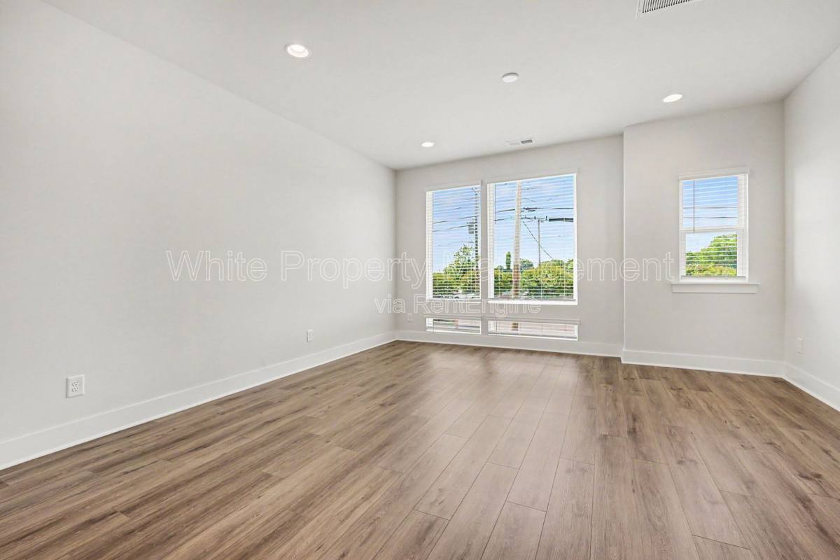 Townhouse for rent at 2146 N Graham St, Charlotte, NC 28206