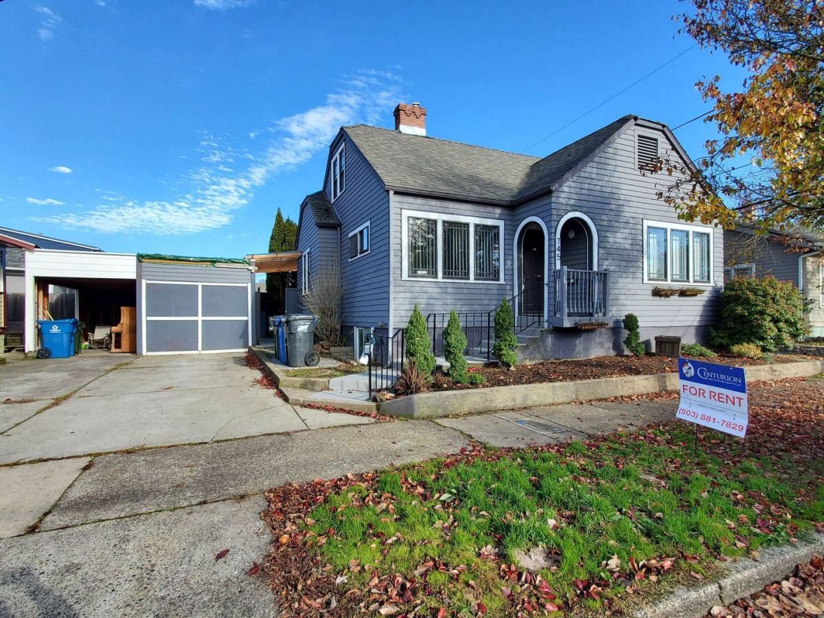 Apartment for rent at 745 E St NE #B, Salem, OR 97301