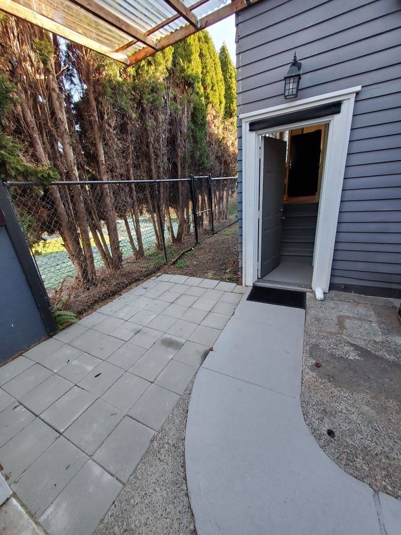 Apartment for rent at 745 E St NE #B, Salem, OR 97301