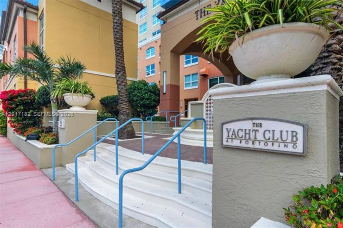 Apartment for rent at 90 Alton Rd, Miami Beach, FL 33139