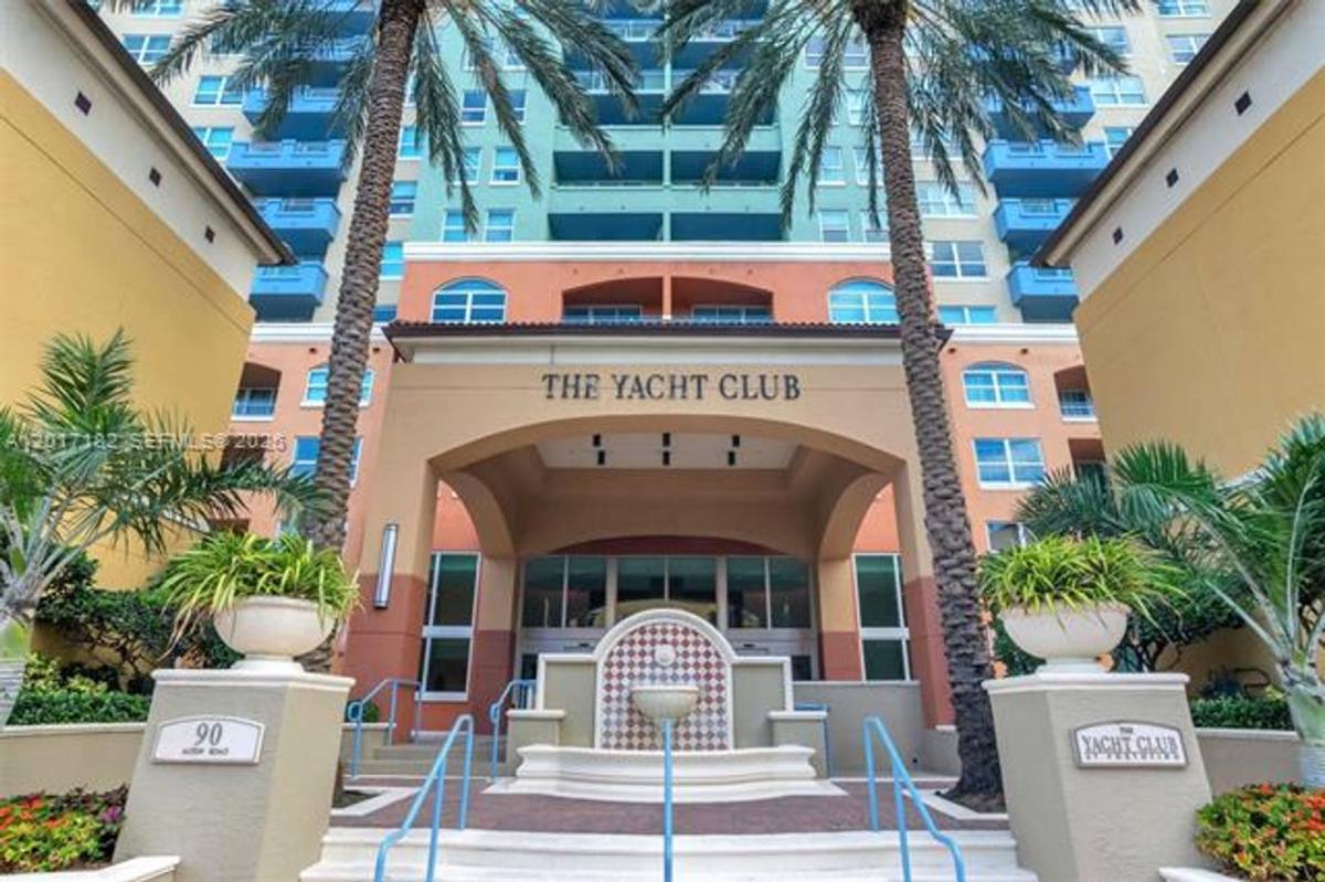 Apartment for rent at 90 Alton Rd, Miami Beach, FL 33139
