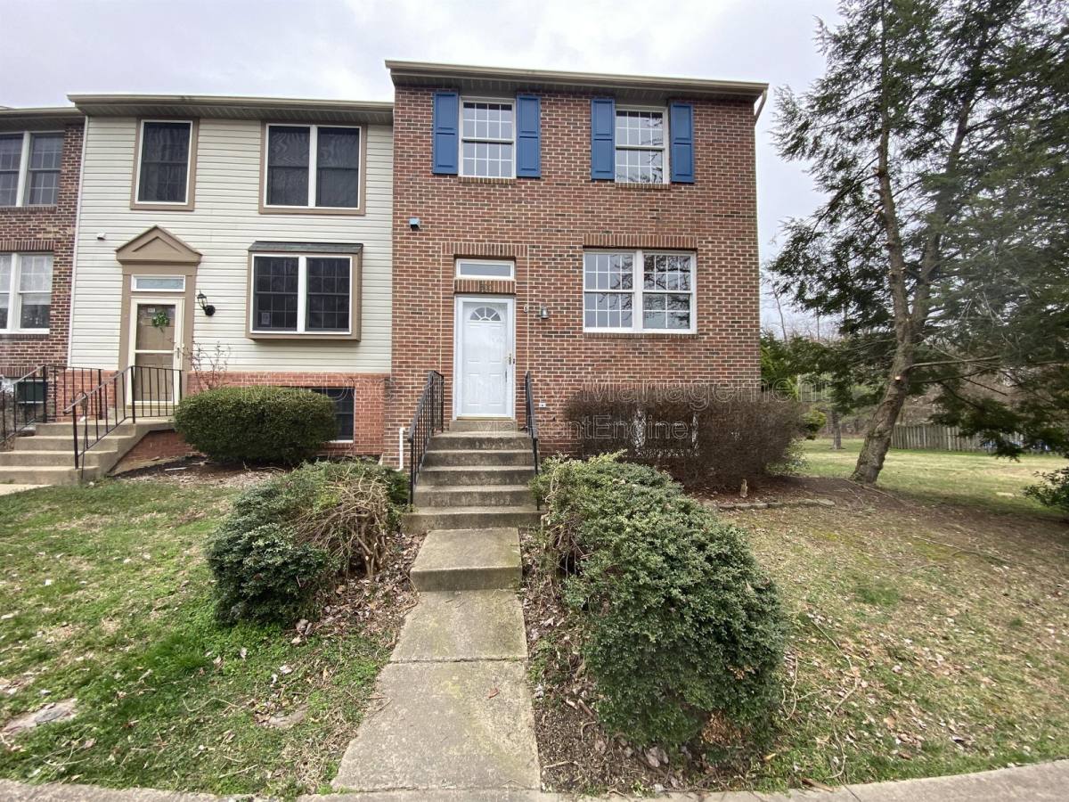 Townhouse for rent at 300 Cross Ridge Court, Stafford, VA 22554