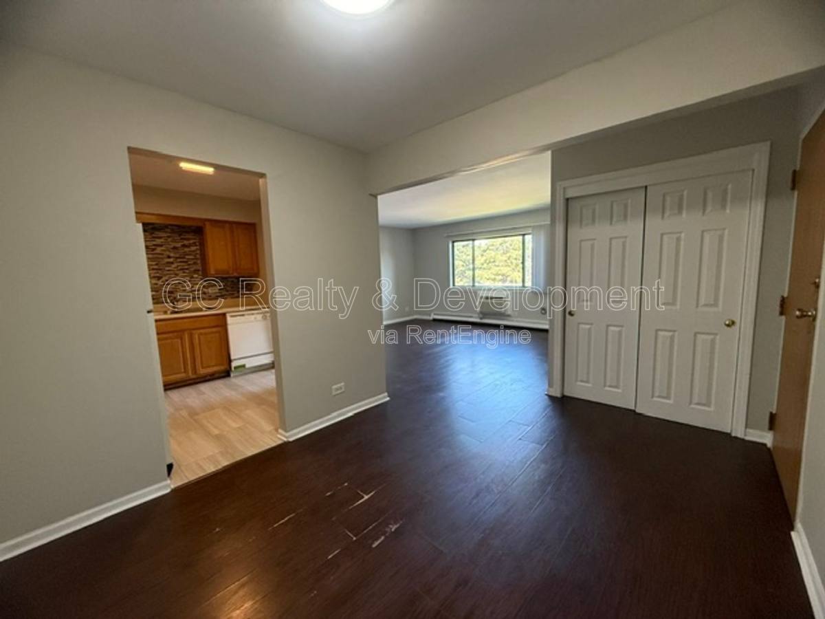 Condo for rent at 1703 W Dennis Dr #2 B, Mount Prospect, IL 60056