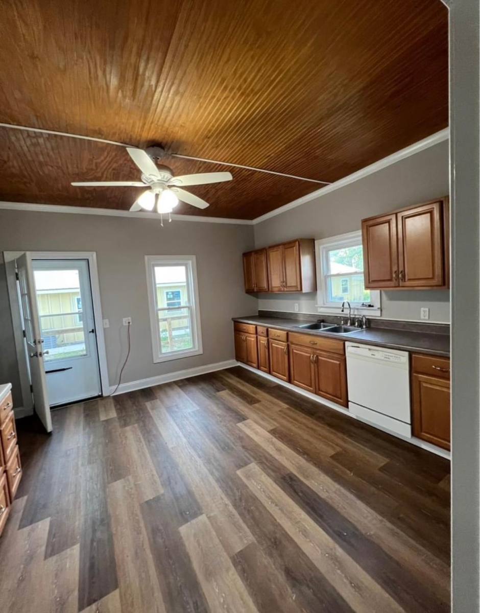 House for rent at 322 N Delaware Ave, Columbus, KS 66725