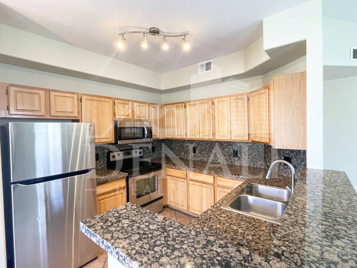 Apartment for rent at 2929 W Yorkshire Dr #1019, Phoenix, AZ 85027