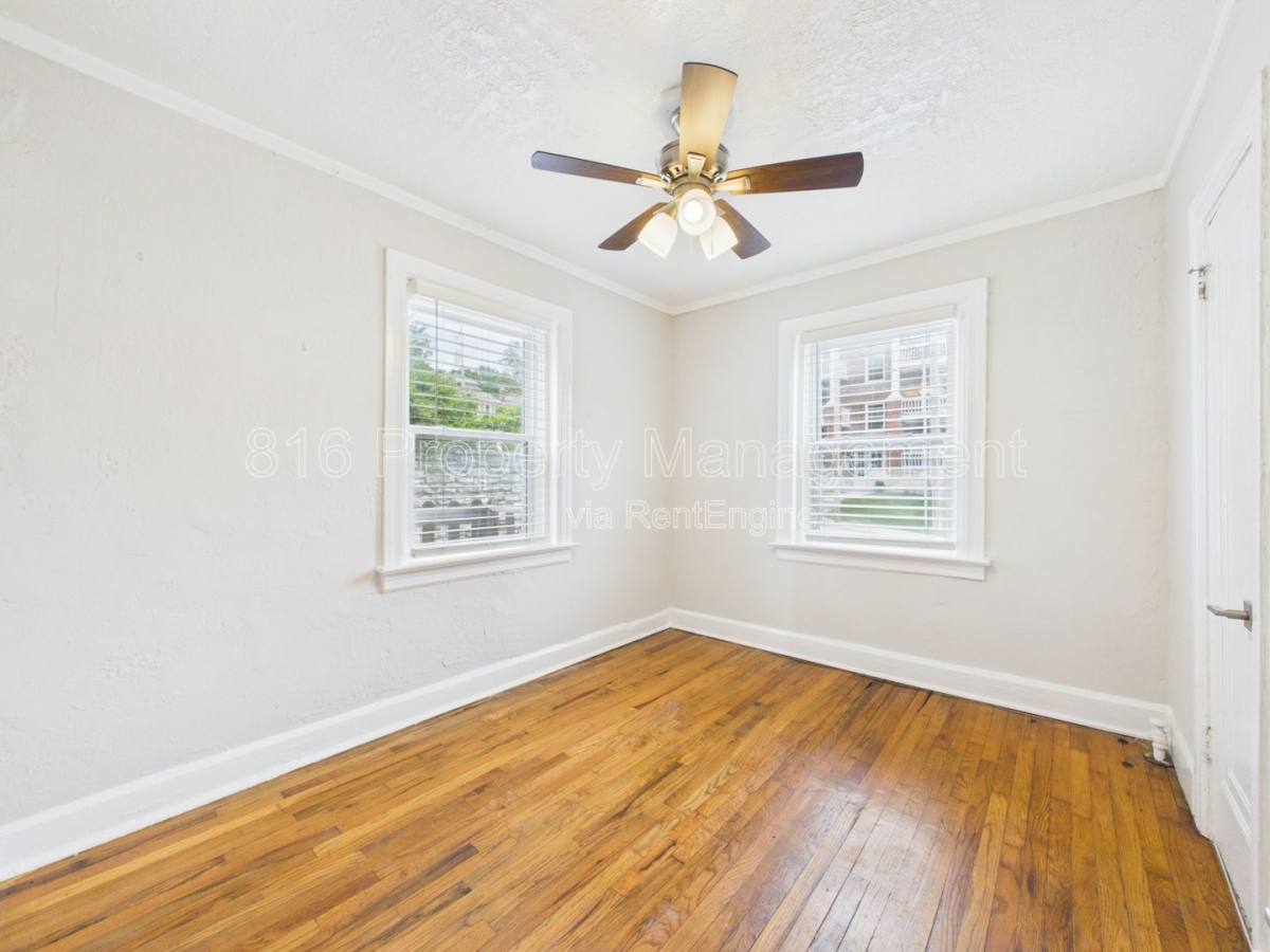 Apartment for rent at 3700 Wyoming St #103, Kansas City, MO 64111