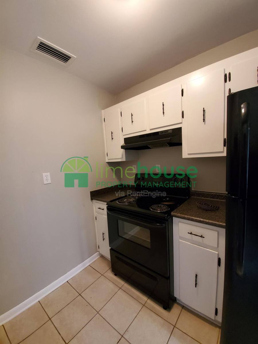 Apartment for rent at 2421 Arkansas Ave #A, Norfolk, VA 23513