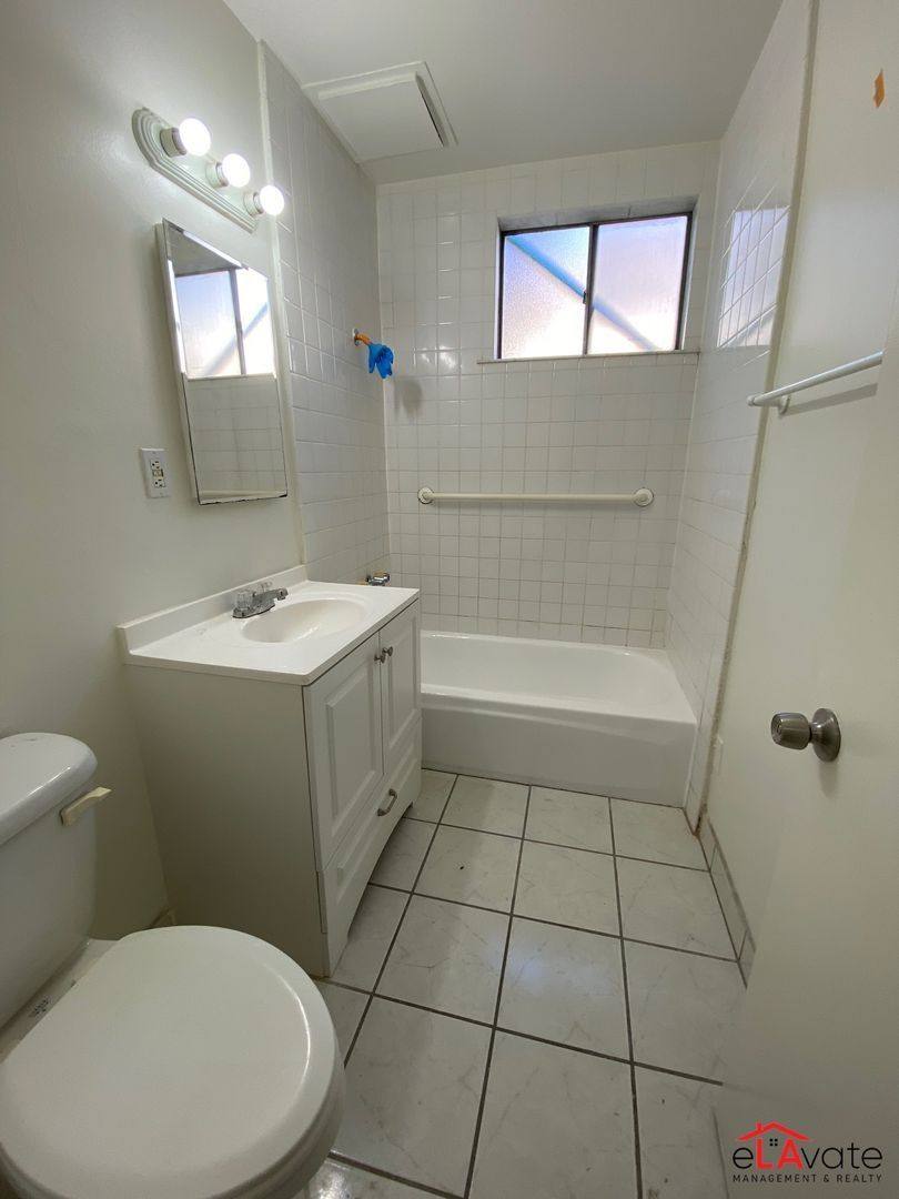 Apartment for rent at 11820 Chandler Blvd #7, Valley Village, CA 91607