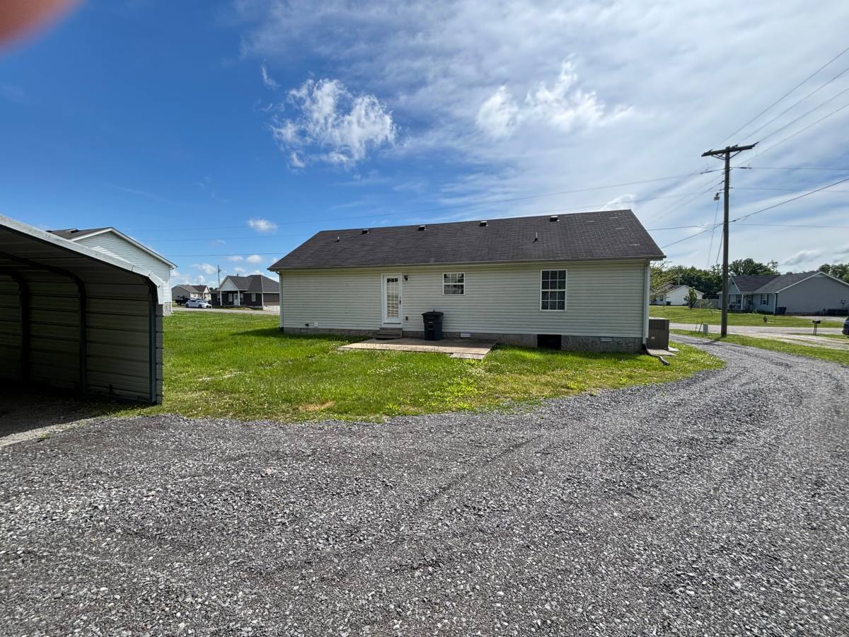 House for rent at 84 Kristen Dr, Lafayette, TN 37083