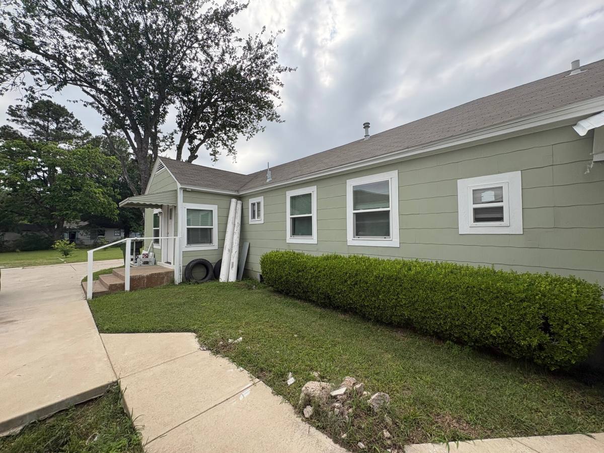 House for rent at 1618 Bruce Dr, Garland, TX 75043