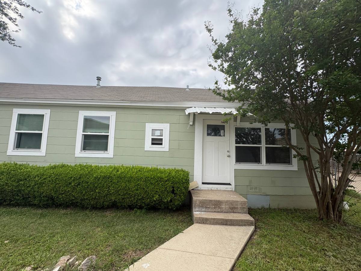 House for rent at 1618 Bruce Dr, Garland, TX 75043