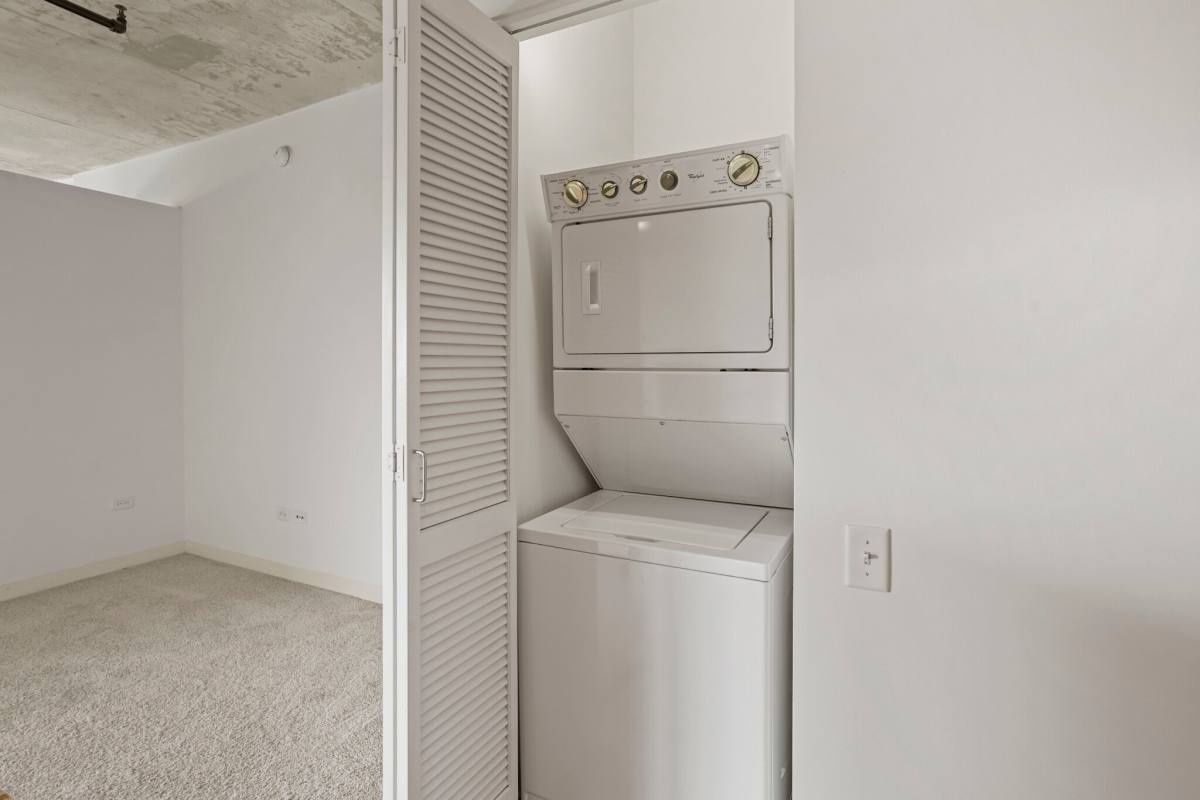 Apartment for rent at 928 S Clark, Chicago, IL 60605