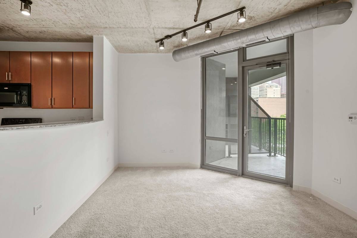 Apartment for rent at 928 S Clark, Chicago, IL 60605