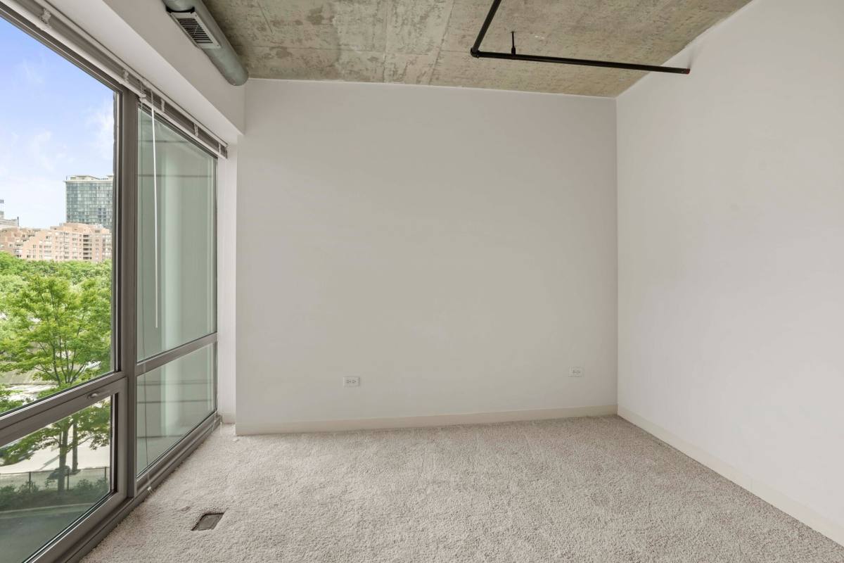Apartment for rent at 928 S Clark, Chicago, IL 60605